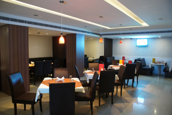 Hotel Midcity 2