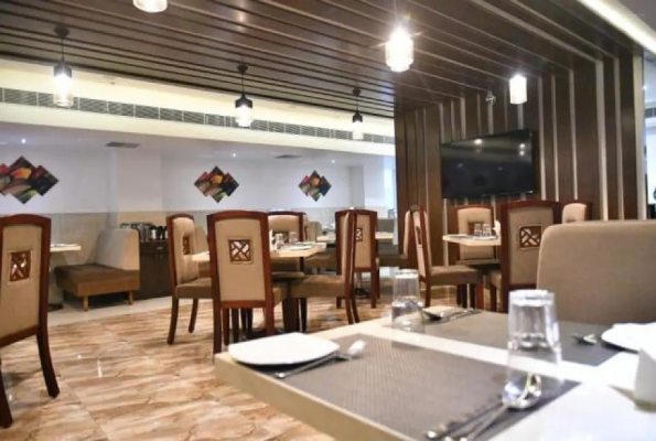 Ajantha Evergreen Hotel 4