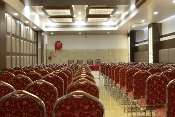 Ajantha Evergreen Hotel 5