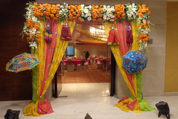 Mahagun Sarovar Portico Hotel