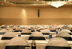 Mahagun Sarovar Portico Hotel