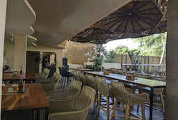 Halo Cocktail Bar & Kitchen