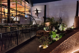 Luno Lounge Bar And Kitchen