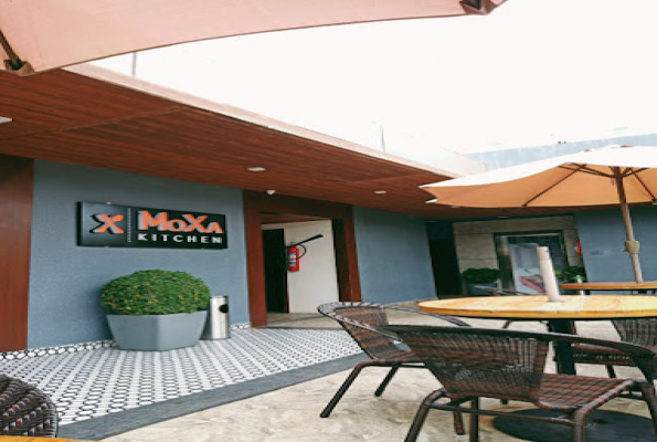 Moxa Kitchen 4