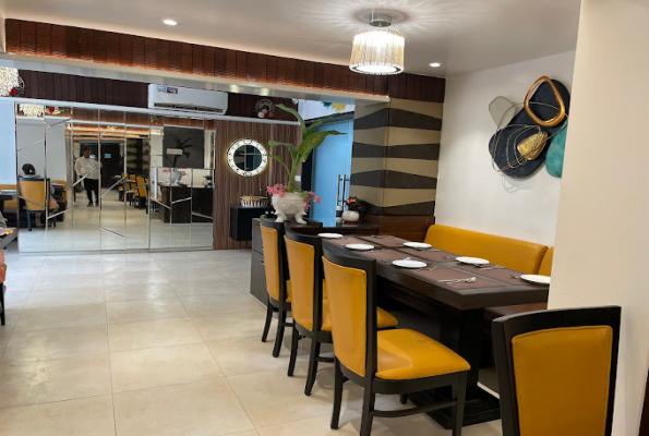 Portico B4M Restaurant & Bar 5