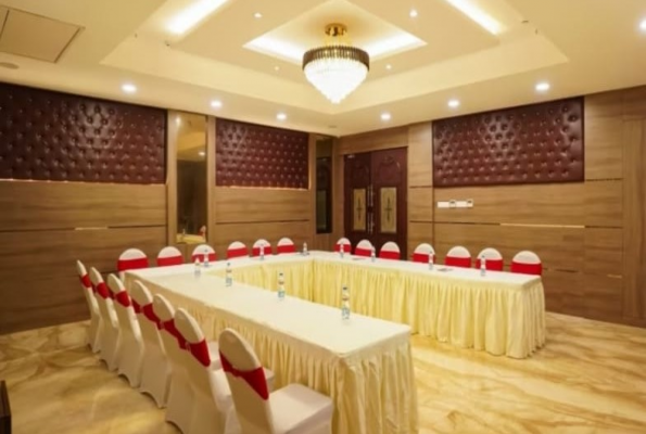 V Five Hotel 2