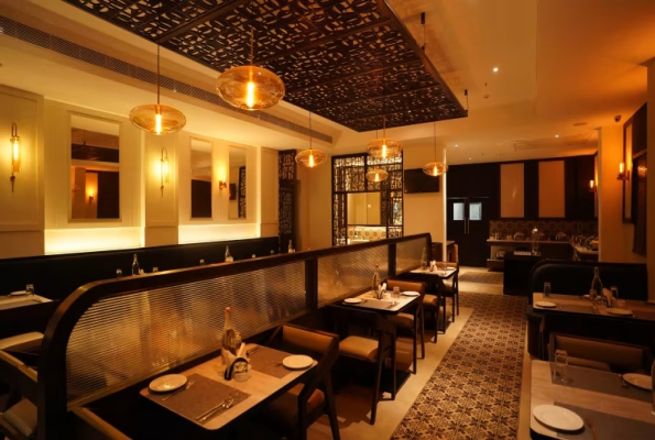 V Five Hotel 4