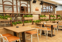 Qora Cocktail Bar & Kitchen