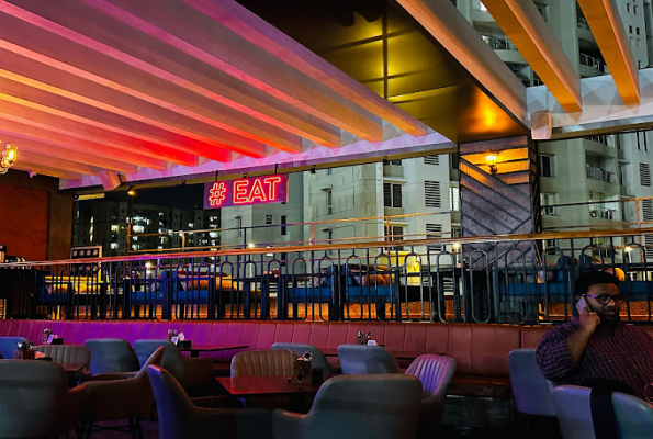 Quarter Bar & Kitchen 2