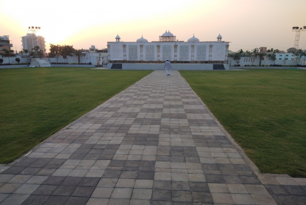 Mauli Lawns 3