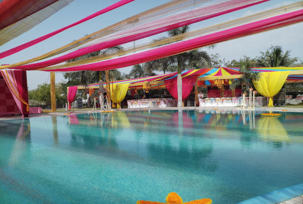 Seasons Hotel 1