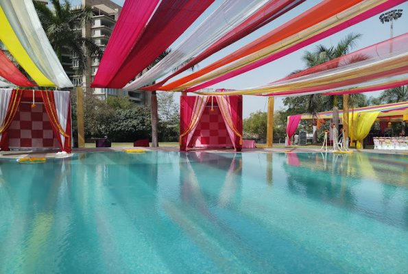 Seasons Hotel 2