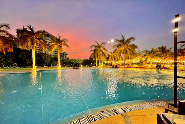 Seasons Hotel 3
