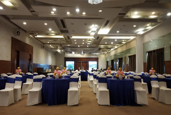 Seasons Hotel 1