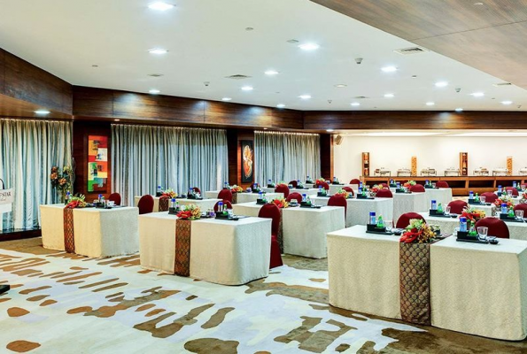 Hotel Sahara Star 1