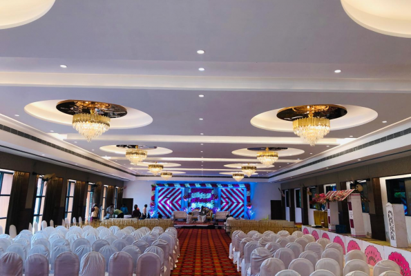 Paramount Riverfront Resort & Spa 1