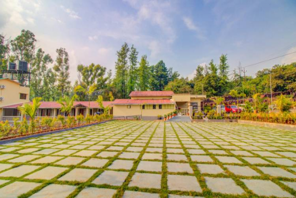 Hirkani Garden Restaurant & Lodging 1