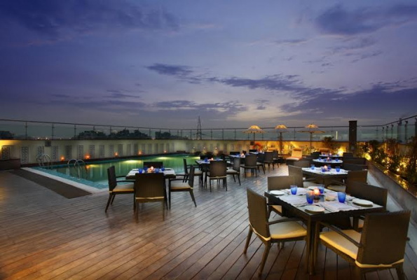 Mahagun Sarovar Portico Hotel