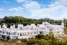 Daulatgarh Resort And Spa