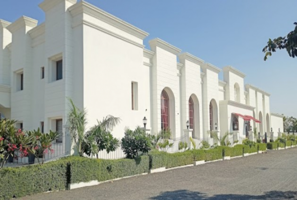 Ratna Vilas Palace 1