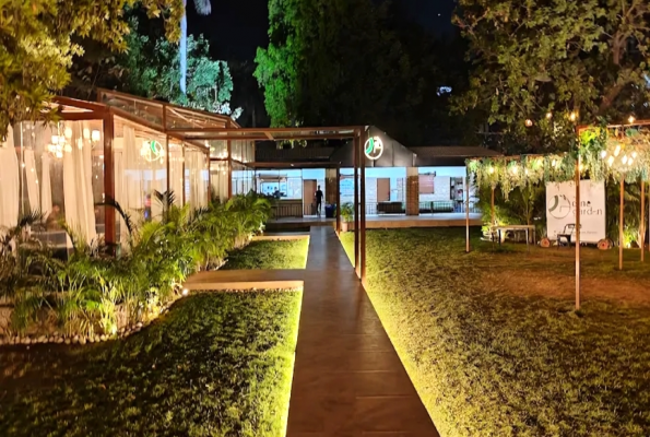 The Dine Garden 1
