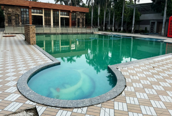 Landmark Resort 4
