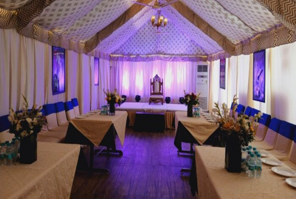 Jhansi Hotel