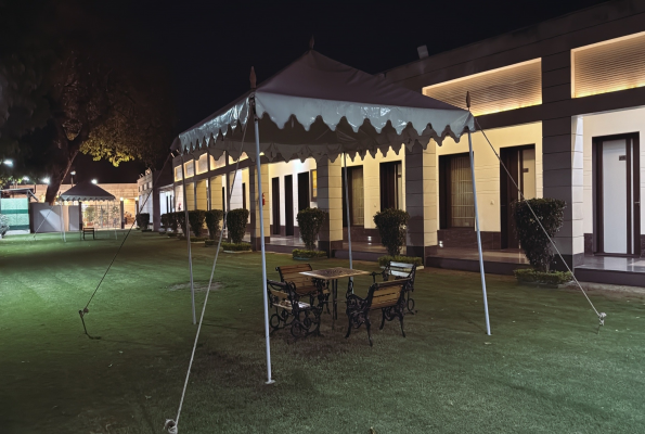 Jhansi Hotel 4