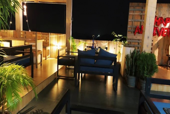 Manali Cafe And Lounge 3