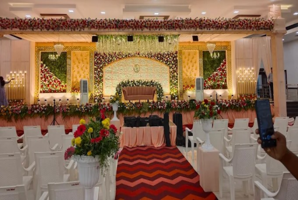 Lotus Mahal 1
