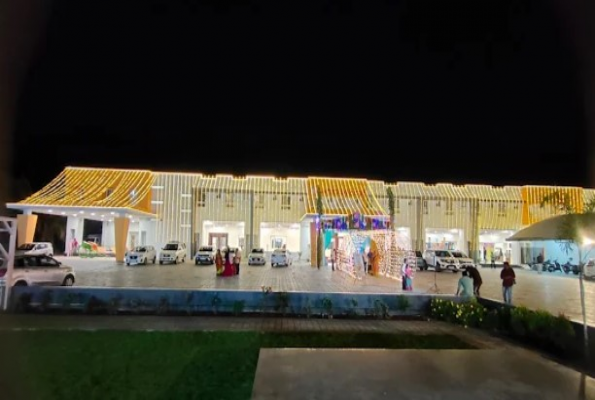 Lotus Mahal 4