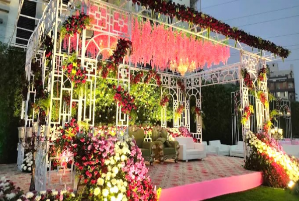 Empire Party Plot