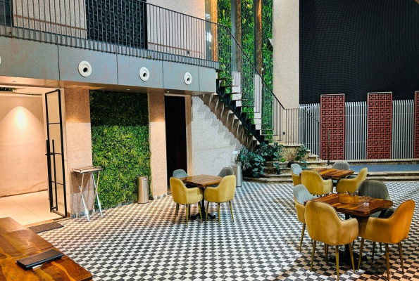 Tikona Rooftop And Lounge 4