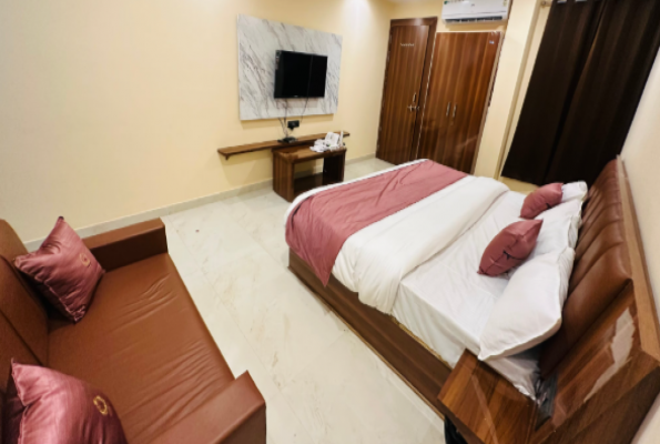 Raj Kamal Hotel And Garden 4