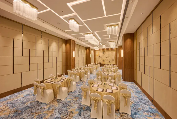 Iris Sarovar Portico 2