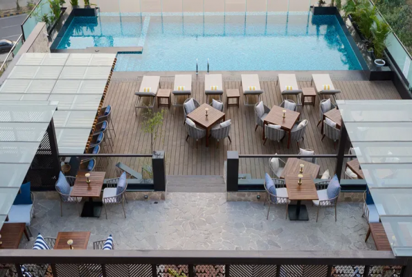 Iris Sarovar Portico 4