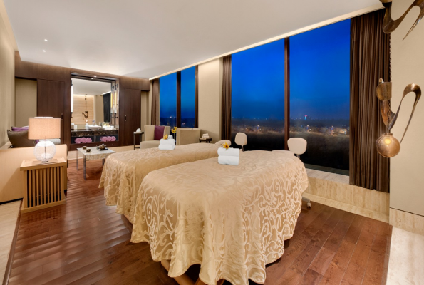 The Leela Ambience Convention Hotel Delhi 2