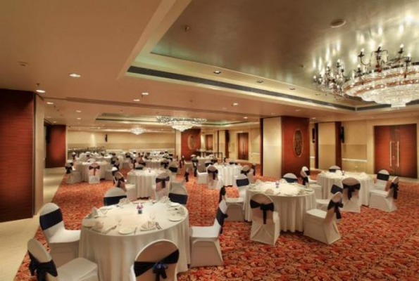 Mahagun Sarovar Portico Hotel 2