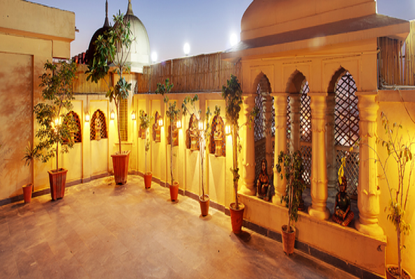 Whispering Palms Hotel 1