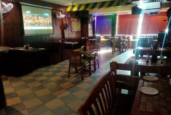 Cheenoz Restro Bar 4