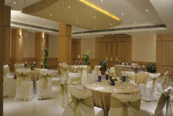 Hotel The Royal CM 2