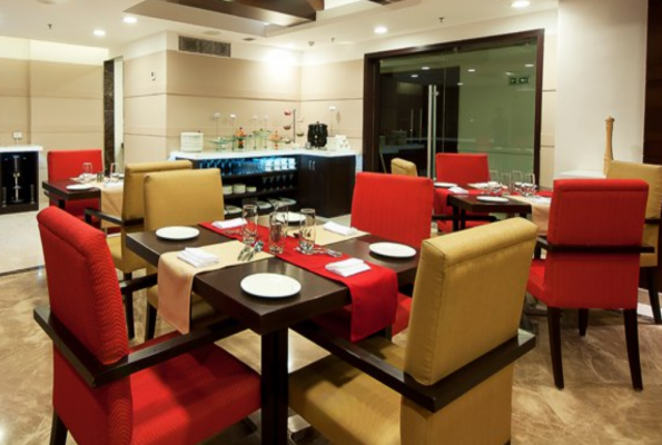 The Golden Plaza Hotel 1