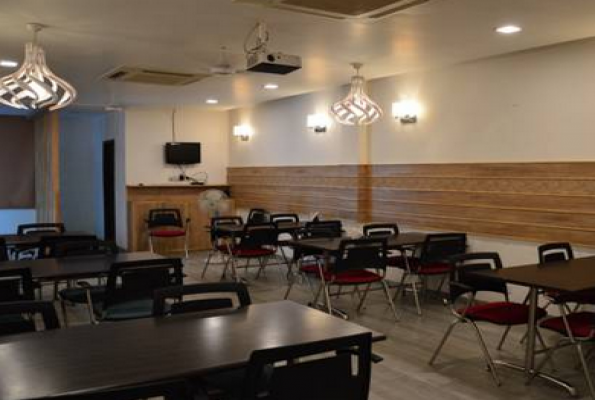 Hotel Marc Inn 2