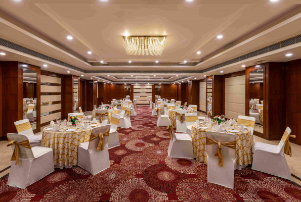 Lords Plaza Hotel