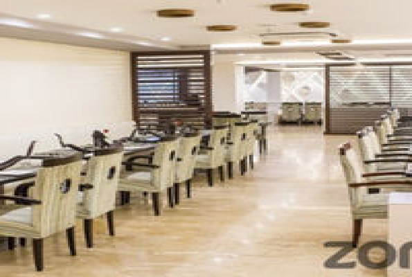 Royal Reve Hotel 2
