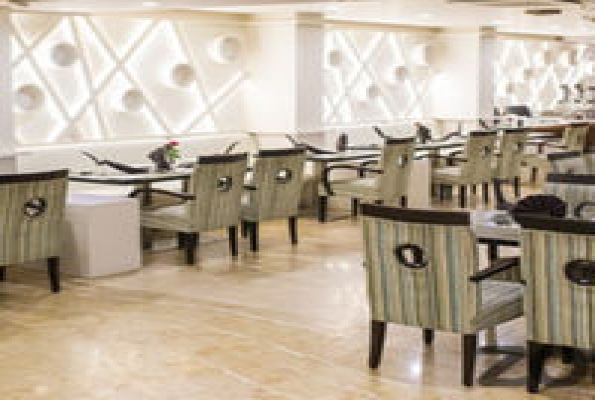 Royal Reve Hotel 3