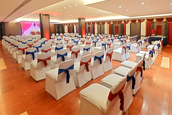 The Hotel Royal Plaza 4