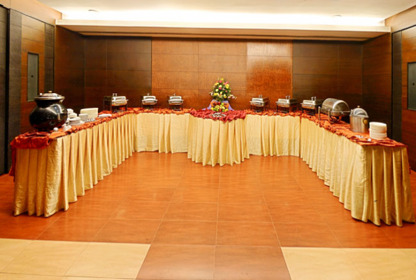The Hotel Royal Plaza 1