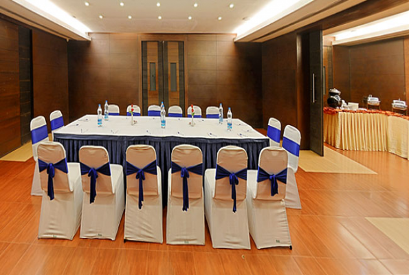 The Hotel Royal Plaza 5
