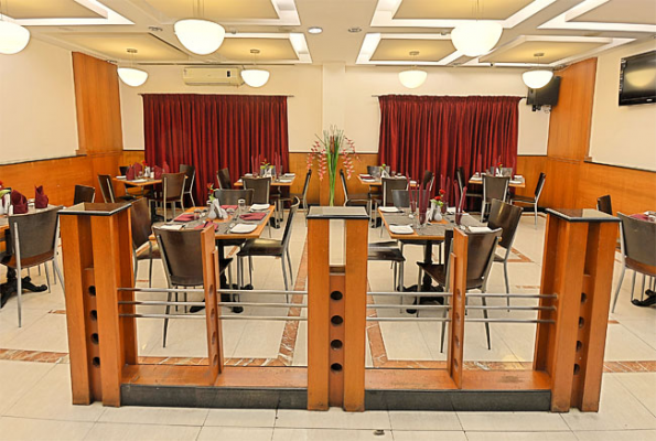 The Hotel Royal Plaza 1